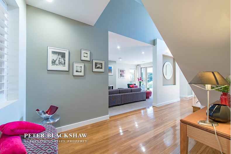 26 Hampton Circuit Yarralumla 26 Hampton Circuit Yarralumla