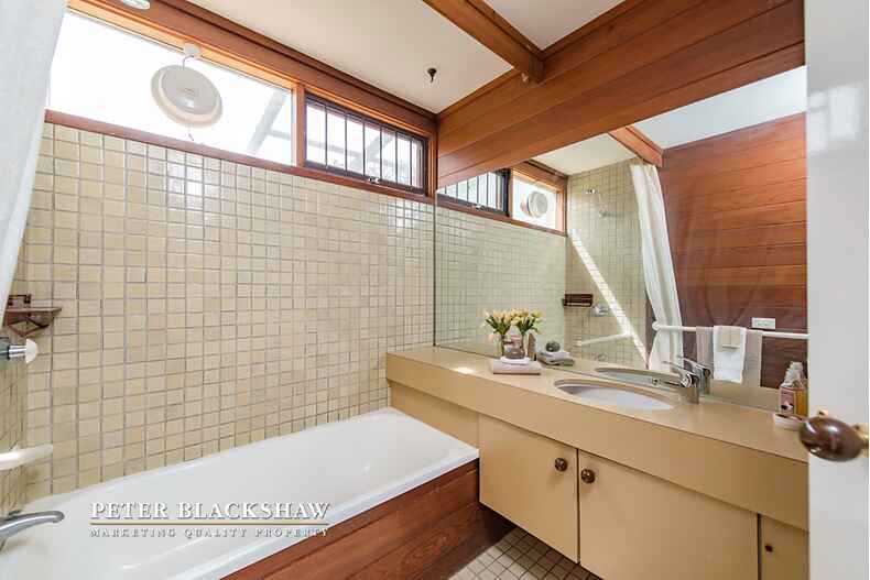 24 Maclachlan Street Holder 24 Maclachlan Street Holder