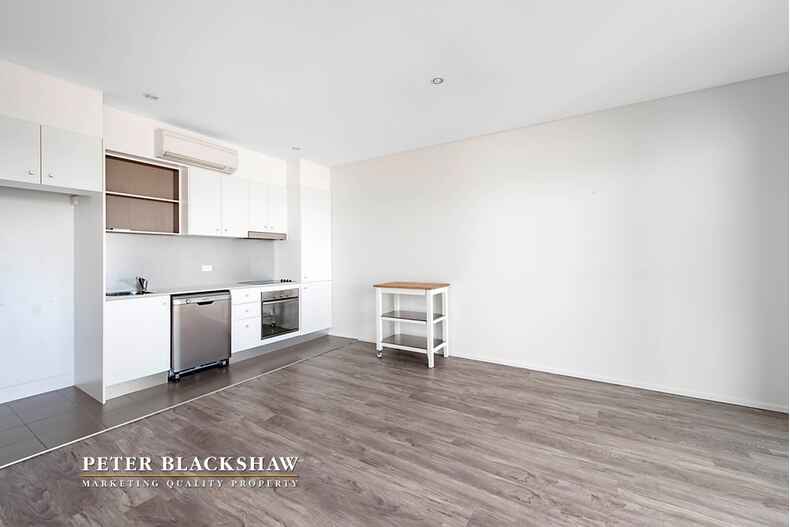 8B/17 Uriarra Road  Queanbeyan