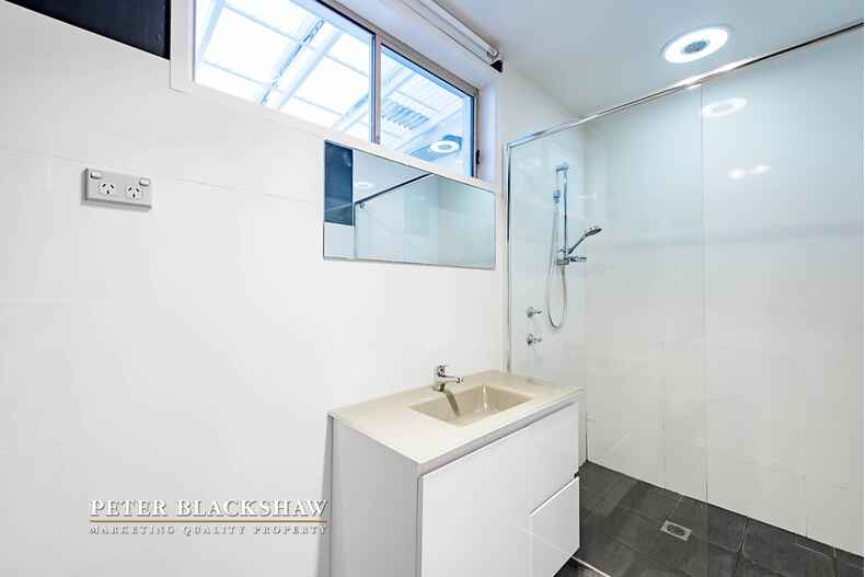 68 Crest Park Parade Queanbeyan 68 Crest Park Parade Queanbeyan