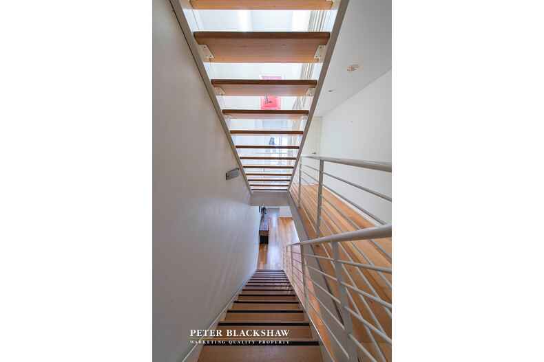 8/25 Jerrabomberra Avenue Narrabundah 8/25 Jerrabomberra Avenue Narrabundah