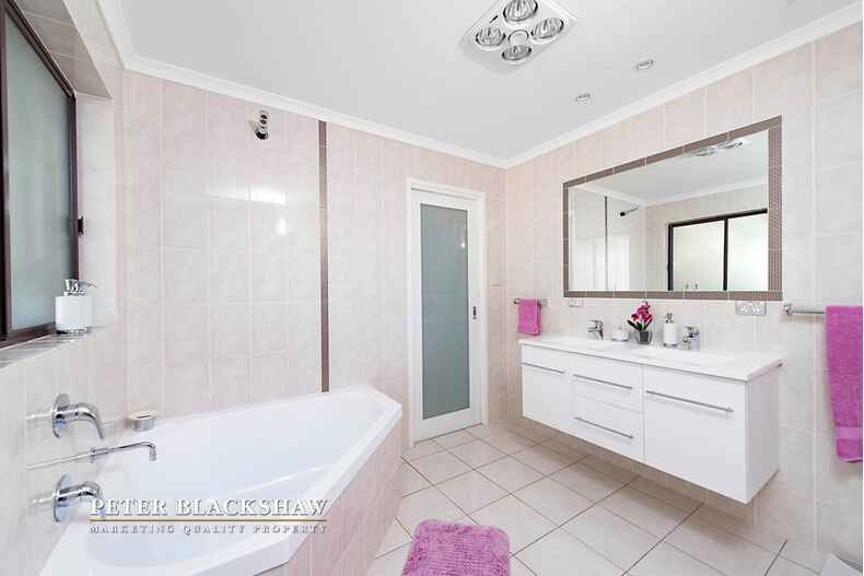 3 Weir Place Queanbeyan West 3 Weir Place Queanbeyan West