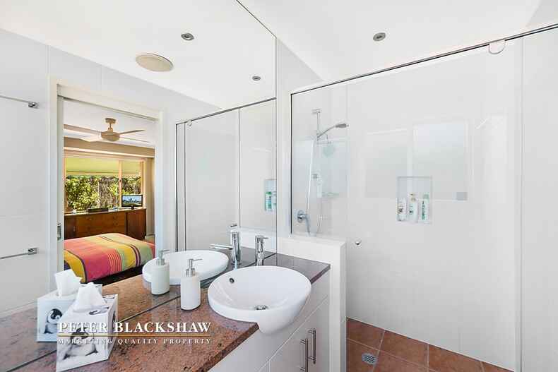 Lot 3/3/52 De Little Circuit Greenway Lot 3/3/52 De Little Circuit Greenway