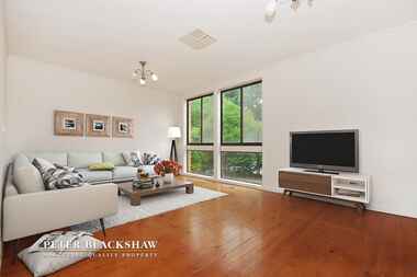 8 Hallett Place Kambah