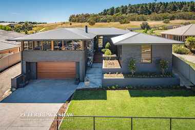 27 McCusker Drive Bungendore