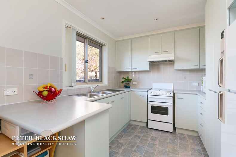 2/15 Henderson Road Queanbeyan