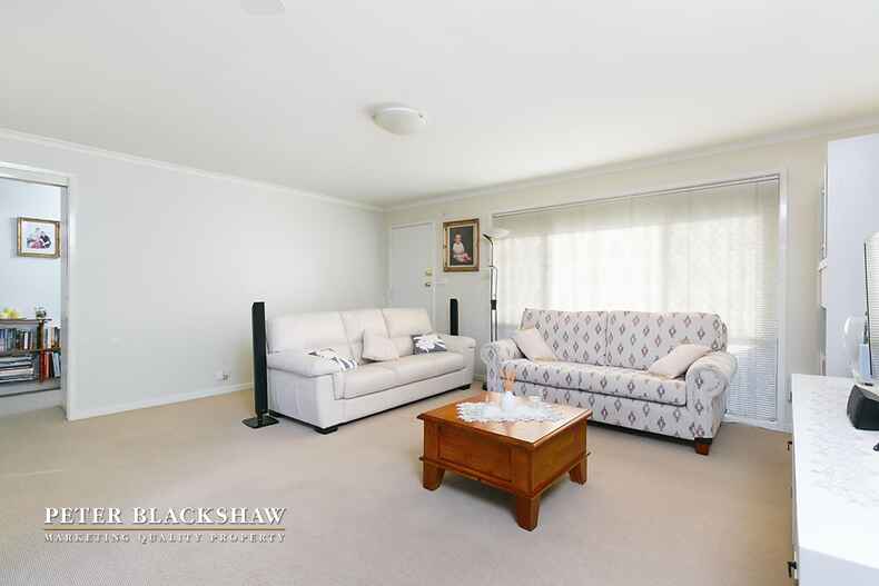 2/15 Henderson Road Queanbeyan