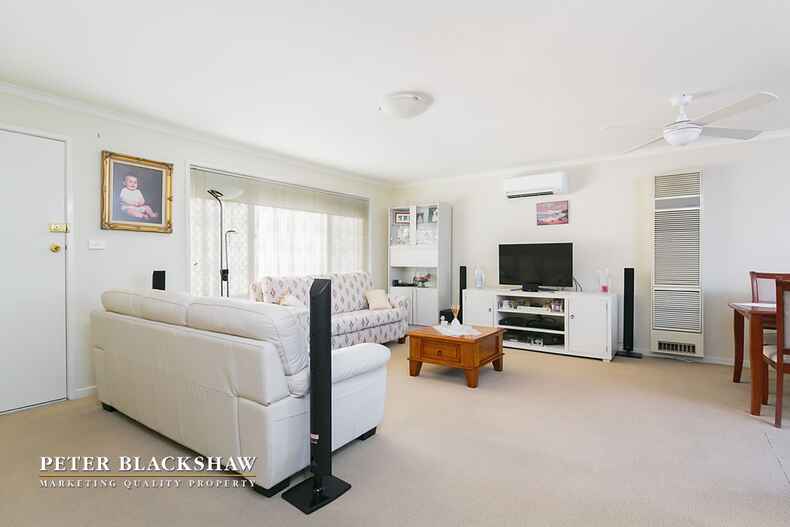 2/15 Henderson Road Queanbeyan