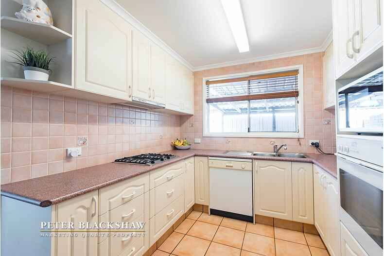 30 Hayley Crescent Karabar