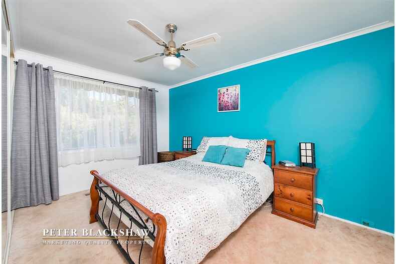 30 Hayley Crescent Karabar