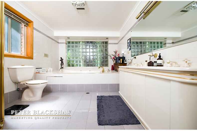 30 Pindari Crescent O'Malley 30 Pindari Crescent O'Malley