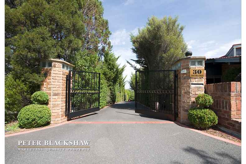 30 Pindari Crescent O'Malley 30 Pindari Crescent O'Malley