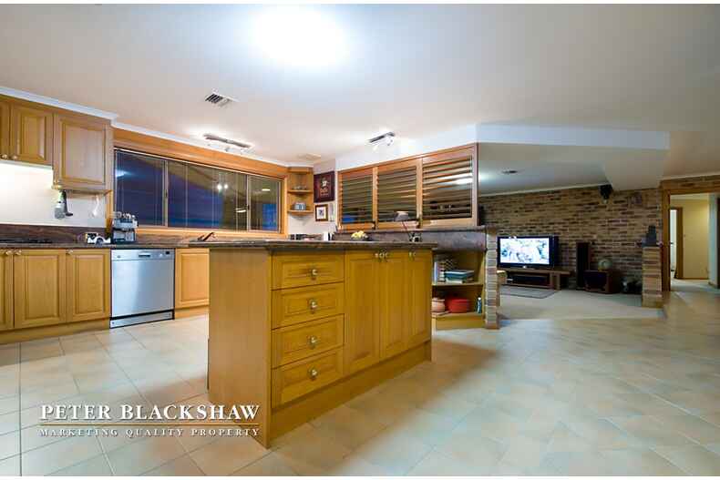 30 Pindari Crescent O'Malley 30 Pindari Crescent O'Malley