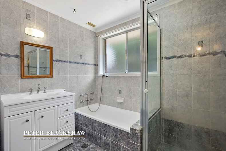 Lot 3/1 Alroy Circuit Hawker