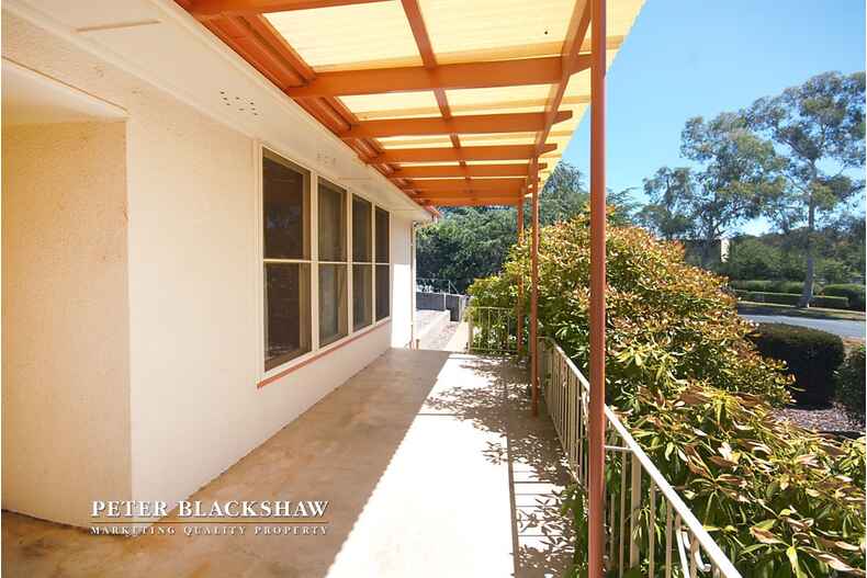 40 McMillan Crescent Narrabundah 40 McMillan Crescent Narrabundah