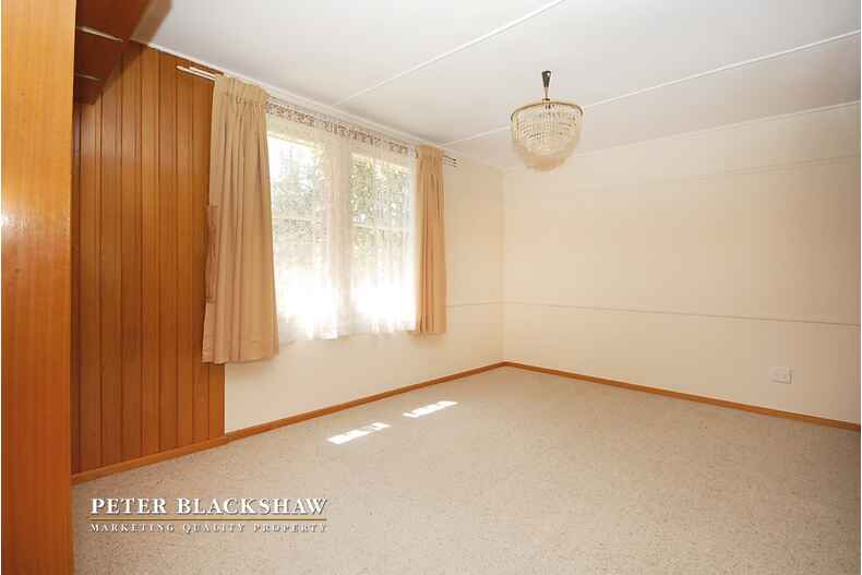 40 McMillan Crescent Narrabundah 40 McMillan Crescent Narrabundah