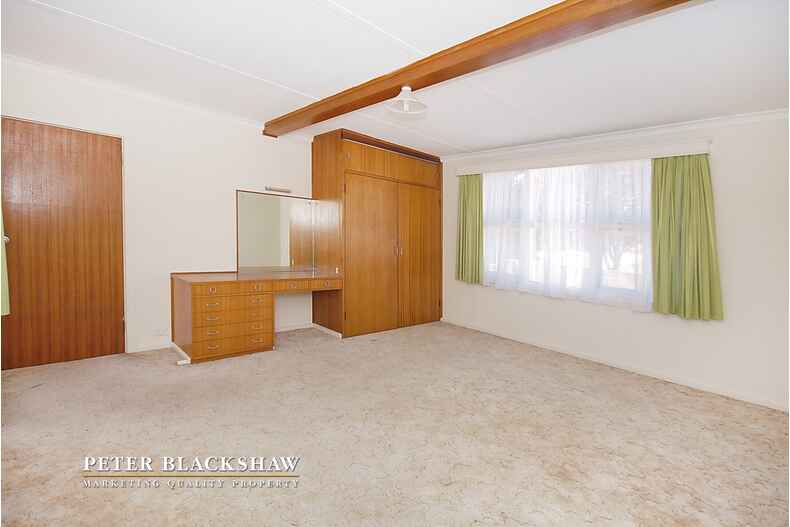 40 McMillan Crescent Narrabundah 40 McMillan Crescent Narrabundah