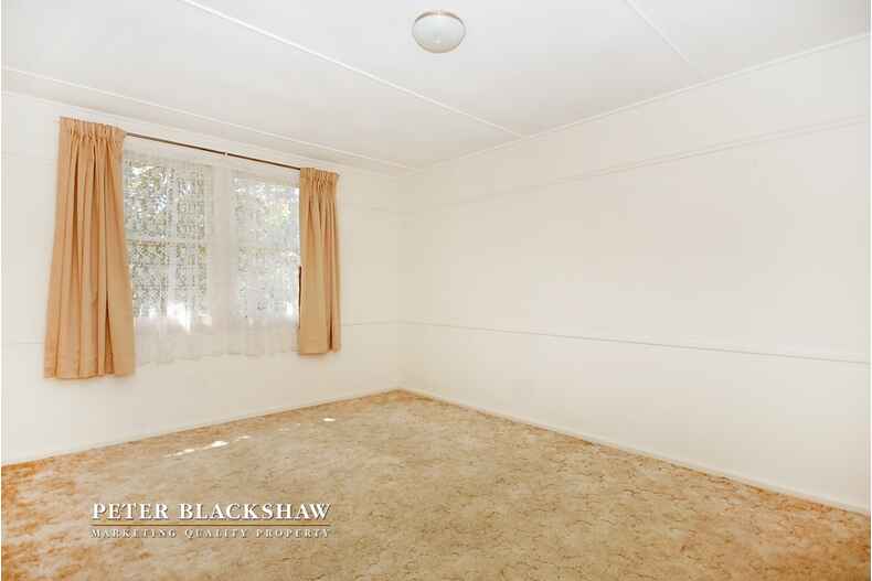 40 McMillan Crescent Narrabundah 40 McMillan Crescent Narrabundah