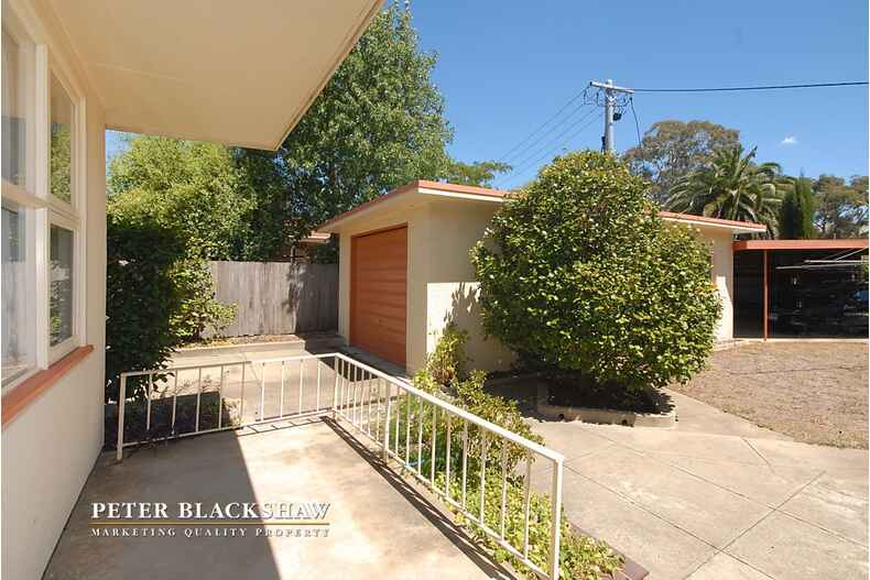 40 McMillan Crescent Narrabundah 40 McMillan Crescent Narrabundah