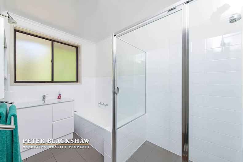 Lot 12/5 Percival Street Holder Lot 12/5 Percival Street Holder