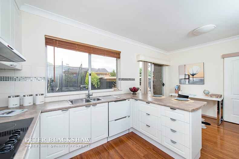 6 Palmer Close Queanbeyan 6 Palmer Close Queanbeyan