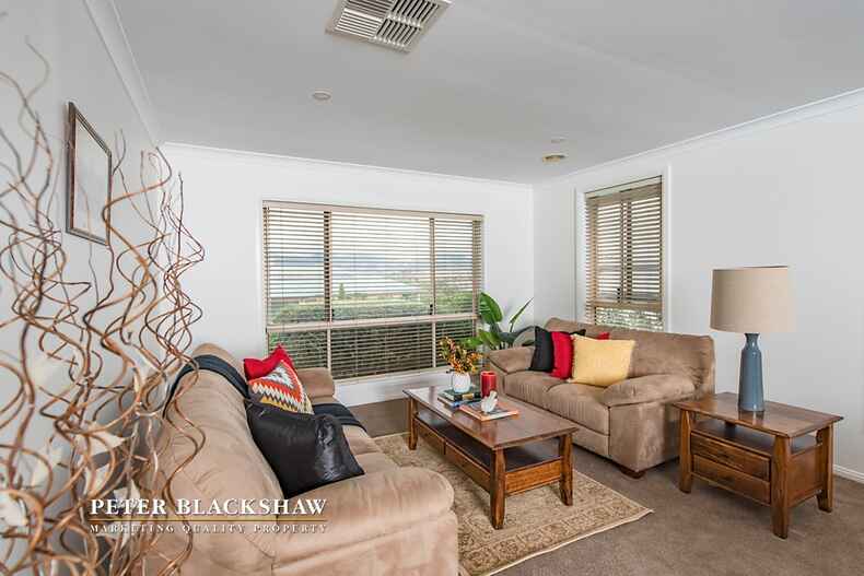 5 Olive Pink Crescent Banks 5 Olive Pink Crescent Banks