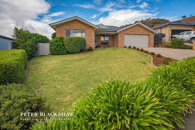 5 Olive Pink Crescent Banks