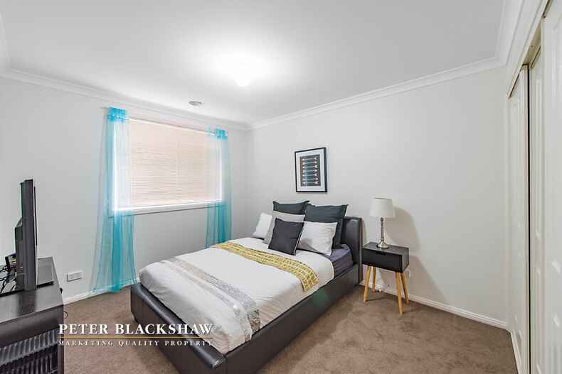 5 Olive Pink Crescent Banks 5 Olive Pink Crescent Banks