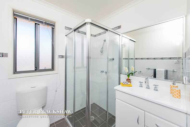 8/11-13 Hutchison Circuit Crestwood