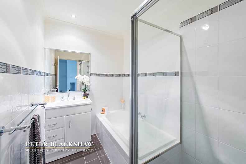 8/11-13 Hutchison Circuit Crestwood