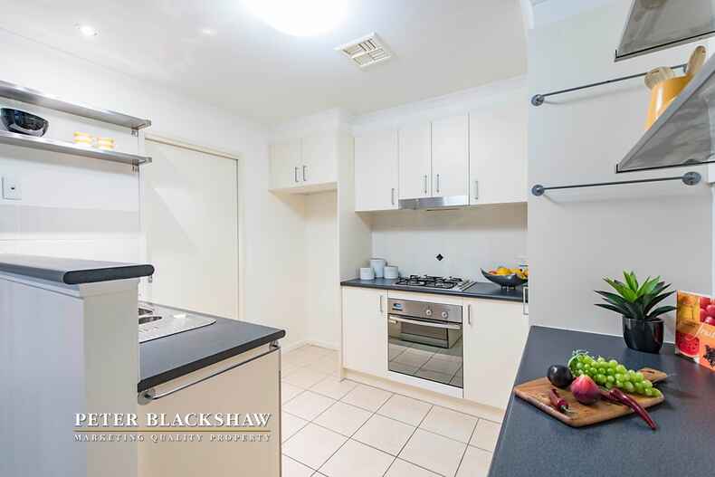 8/11-13 Hutchison Circuit Crestwood