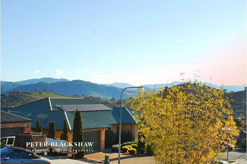 7 Olive Pink Crescent Banks