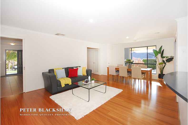 7 Olive Pink Crescent Banks