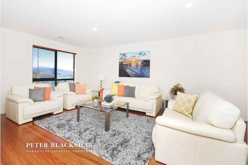 7 Olive Pink Crescent Banks