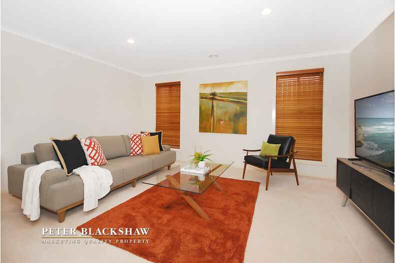 7 Olive Pink Crescent Banks