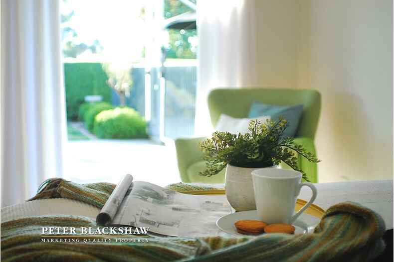 7 Olive Pink Crescent Banks