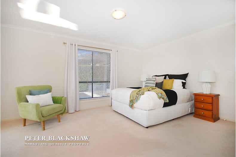 7 Olive Pink Crescent Banks