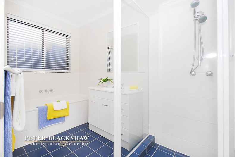 7 Olive Pink Crescent Banks