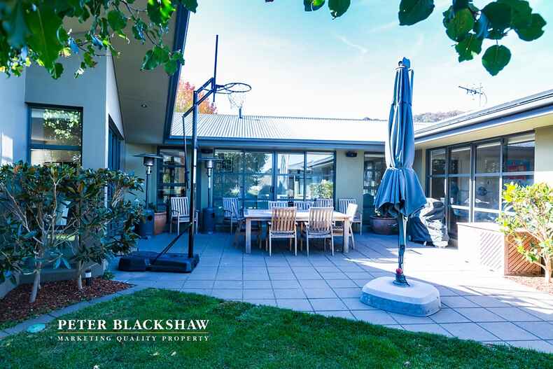 8 Laurence Close Jerrabomberra