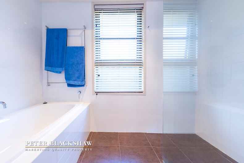 8 Laurence Close Jerrabomberra