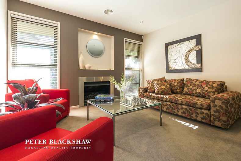 8 Laurence Close Jerrabomberra