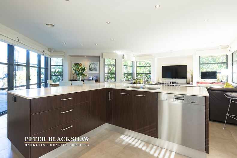 8 Laurence Close Jerrabomberra