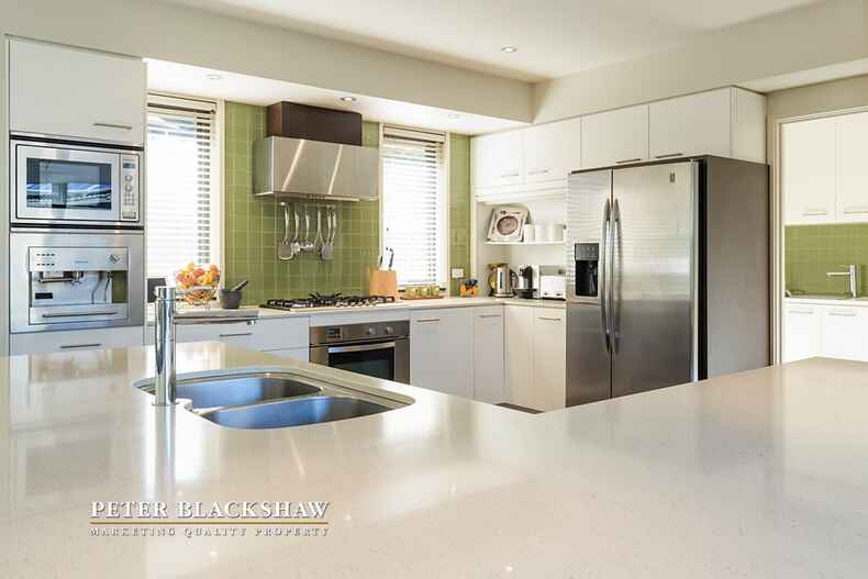 8 Laurence Close Jerrabomberra