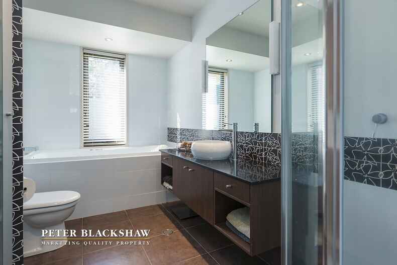 8 Laurence Close Jerrabomberra