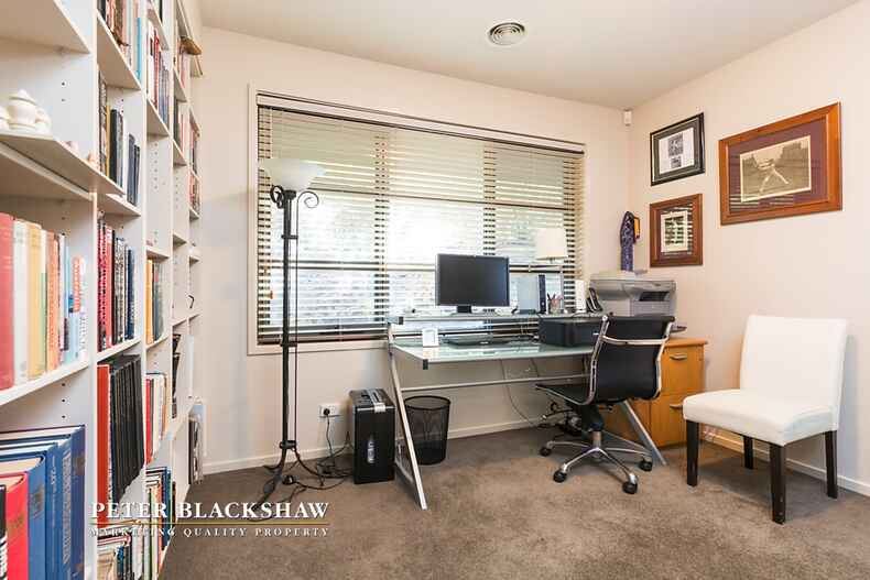 8 Laurence Close Jerrabomberra