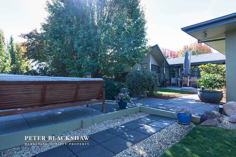 8 Laurence Close Jerrabomberra