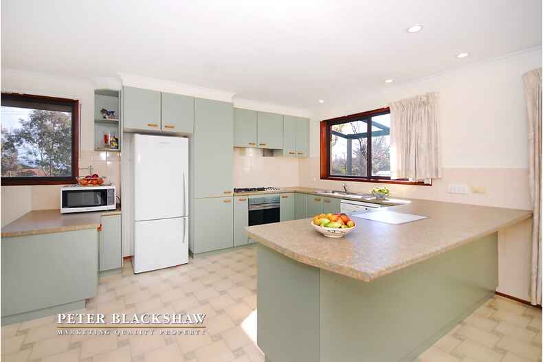 50 Twamley Crescent Richardson 50 Twamley Crescent Richardson