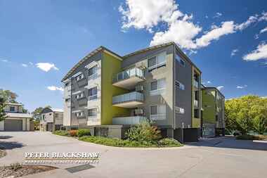 64/3 Young Street Crestwood