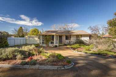 60 Vanzetti Crescent Kambah