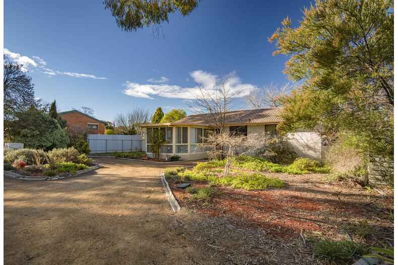 60 Vanzetti Crescent Kambah 60 Vanzetti Crescent Kambah